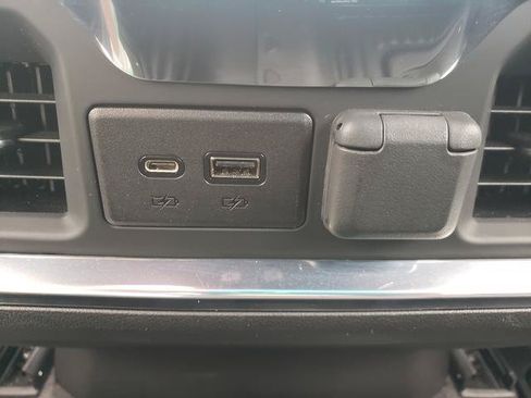 Used 2022 GMC Sierra 1500 AT4 w/ AT4 Preferred Package AWD/4WD image 15