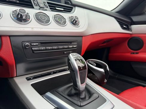 Used 2012 BMW Z4 sDrive28i w/ Sport Pkg image 16