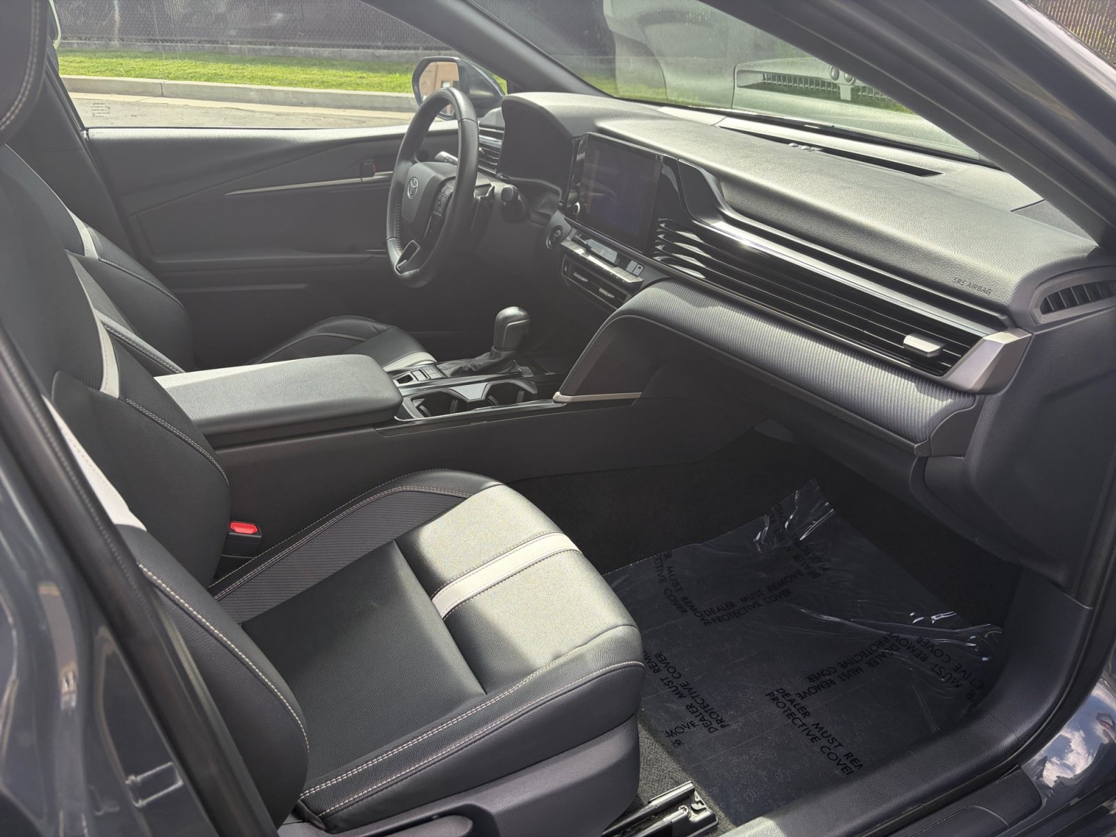 Used 2025 Toyota Camry SE FWD image 28