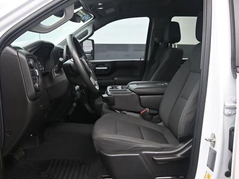 Used 2023 Chevrolet Silverado 2500 Custom w/ Gooseneck/5TH Wheel Package image 19