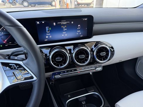 Certified 2026 Mercedes-Benz CLA 250 image 21