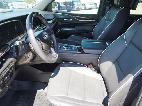 Used 2023 Cadillac Escalade ESV Premium Luxury w/ Performance Package AWD/4WD image 21