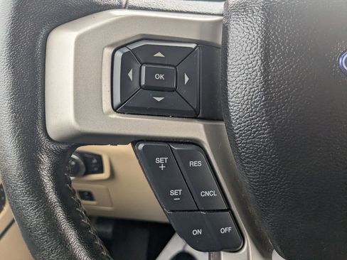 Used 2017 Ford F150 Lariat image 21