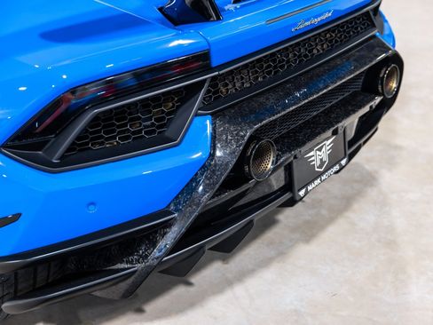 Used 2018 Lamborghini Huracan Performante AWD/4WD image 16