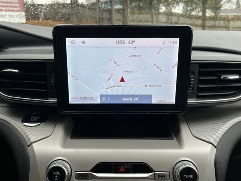 Used 2024 Ford Explorer XLT w/ Equipment Group 202A image 24