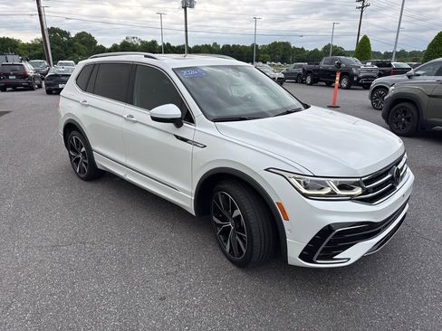 Certified 2024 Volkswagen Tiguan SEL R-Line AWD/4WD image 3