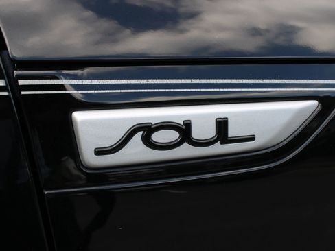 Used 2017 Kia Soul image 27