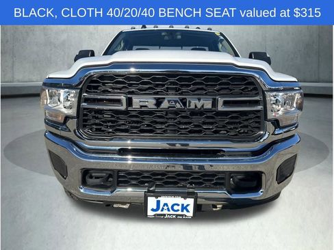 Used 2019 RAM 2500 Tradesman w/ Chrome Appearance Group AWD/4WD image 11