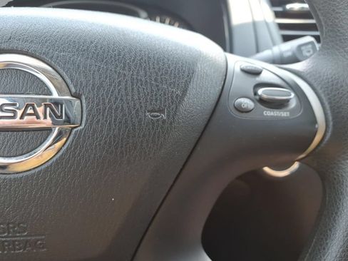 Used 2020 Nissan Pathfinder S FWD image 20
