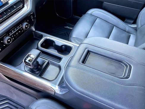 Used 2022 Chevrolet Silverado 1500 LT Trail Boss w/ Convenience Package II image 17