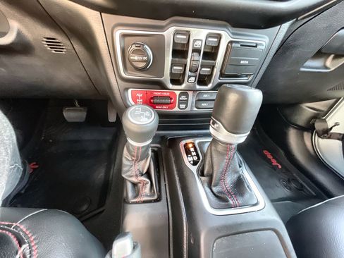 Used 2023 Jeep Wrangler Unlimited Rubicon w/ Cold Weather Group image 16