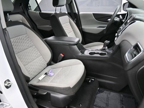 Used 2021 Chevrolet Equinox LT image 43
