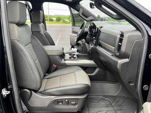 Used 2024 Chevrolet Silverado 2500 ZR2 w/ Technology Package image 23