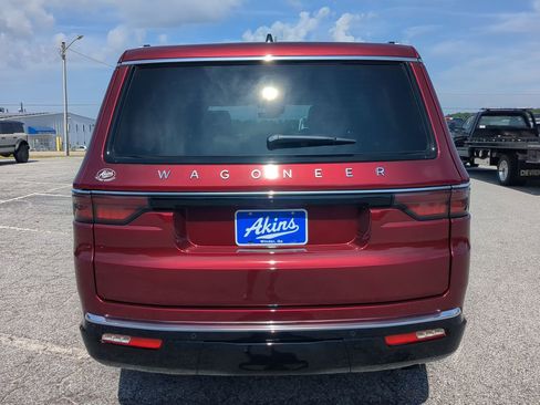 New 2025 Jeep Wagoneer 4WD w/ Convenience Group I image 4