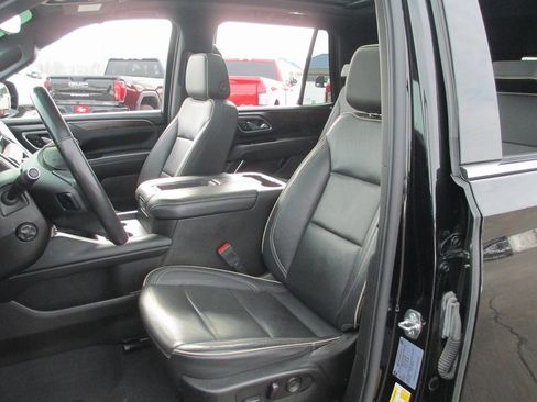 Used 2021 Chevrolet Tahoe Premier w/ Premium Package image 18