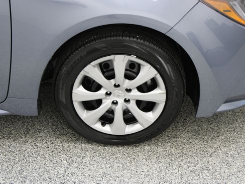 Used 2026 Toyota Corolla LE FWD image 5