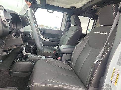 Used 2017 Jeep Wrangler Unlimited Rubicon AWD/4WD image 13