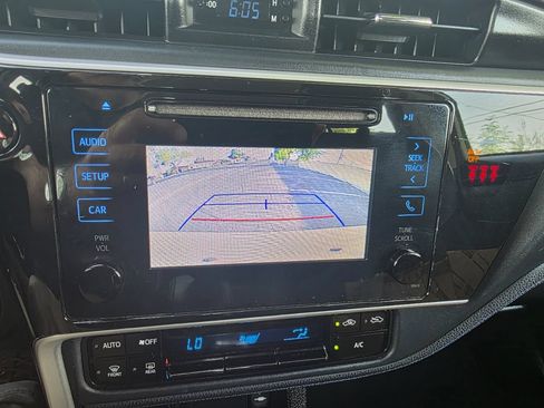 Used 2018 Toyota Corolla SE FWD image 38