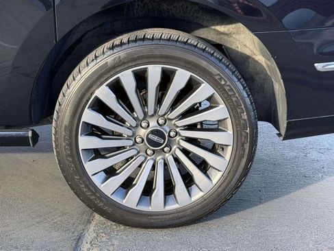 Used 2020 Lincoln Navigator L Reserve w/ Equipment Group 208A Reserve image 9