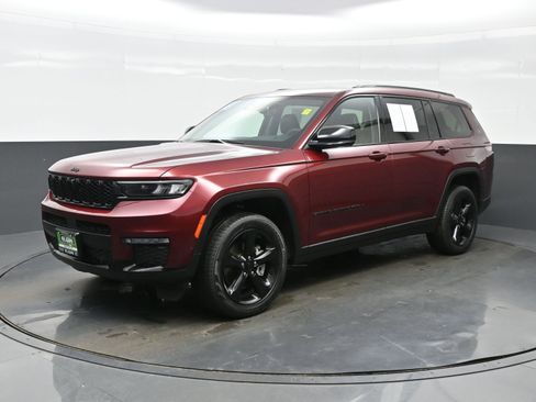 Used 2023 Jeep Grand Cherokee L Limited w/ Luxury Tech Group II AWD/4WD image 2