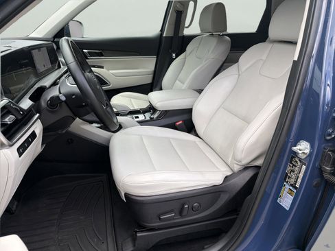 Used 2024 Kia Telluride S FWD image 22