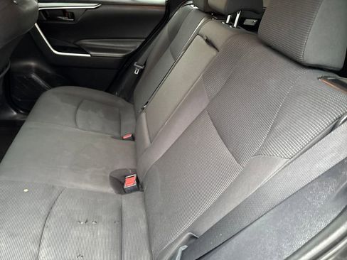 Used 2020 Toyota RAV4 LE image 10