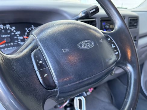 Used 1999 Ford F250 XLT image 21