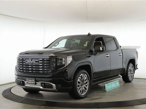Used 2024 GMC Sierra 1500 Denali Ultimate image 10