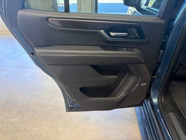 Used 2025 GMC Yukon Elevation AWD/4WD image 33