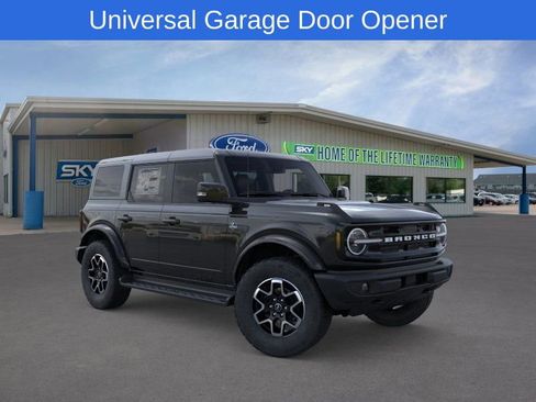 New 2025 Ford Bronco Outer Banks image 7