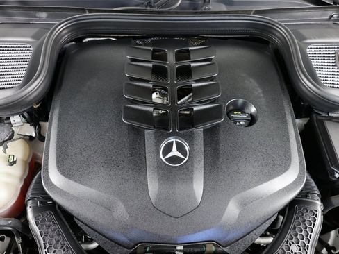 Used 2023 Mercedes-Benz GLS 580 4MATIC image 36