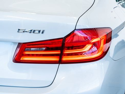 Used 2018 BMW 540i xDrive image 29