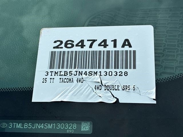 Certified 2025 Toyota Tacoma SR5 AWD/4WD image 30