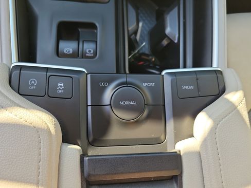 Certified 2025 Toyota Grand Highlander FWD image 37