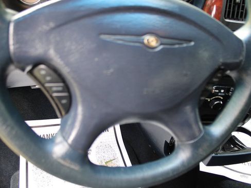 Used 2001 Chrysler Town & Country LX FWD image 25