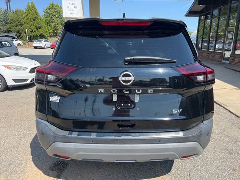 Used 2022 Nissan Rogue SV image 6