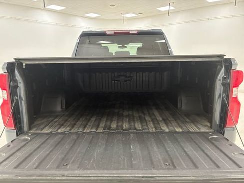 Used 2021 Chevrolet Silverado 1500 RST w/ LPO, Blackout Package AWD/4WD image 17
