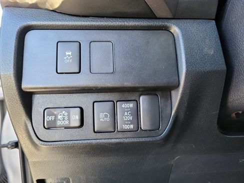 Used 2020 Toyota Tacoma TRD Sport image 30