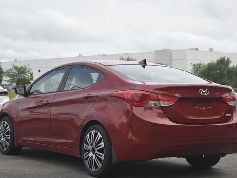 Used 2013 Hyundai Elantra Limited w/ Technology Pkg FWD image 2