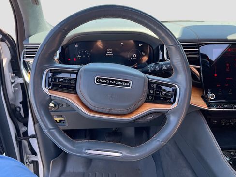 Used 2022 Jeep Grand Wagoneer Series II w/ Convenience Group III AWD/4WD image 11