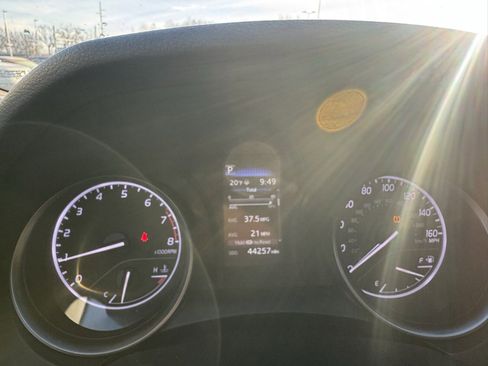 Used 2023 Toyota Camry SE image 11