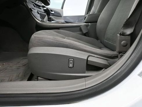 Used 2013 Chevrolet Malibu LS FWD image 19