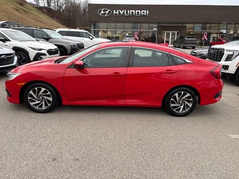 Used 2017 Honda Civic EX image 2