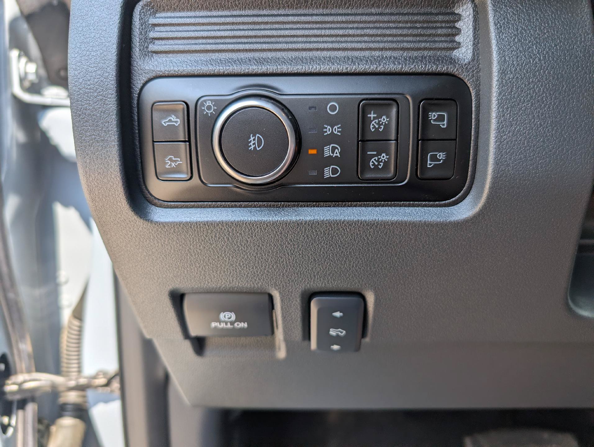 Used 2025 Ford F350 Lariat AWD/4WD image 21