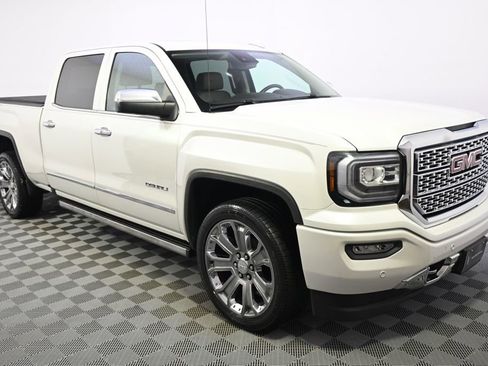 Used 2017 GMC Sierra 1500 Denali w/ Denali Ultimate Package AWD/4WD image 8