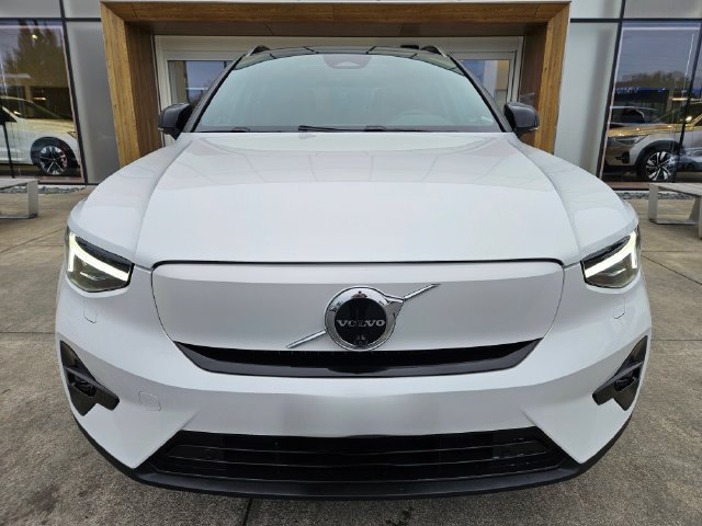 Certified 2023 Volvo XC40 Recharge Ultimate w/ Protection Package Premier AWD/4WD image 2