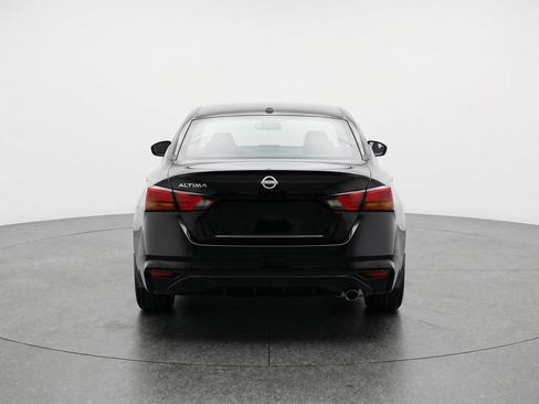 Used 2025 Nissan Altima 2.5 SV FWD image 7