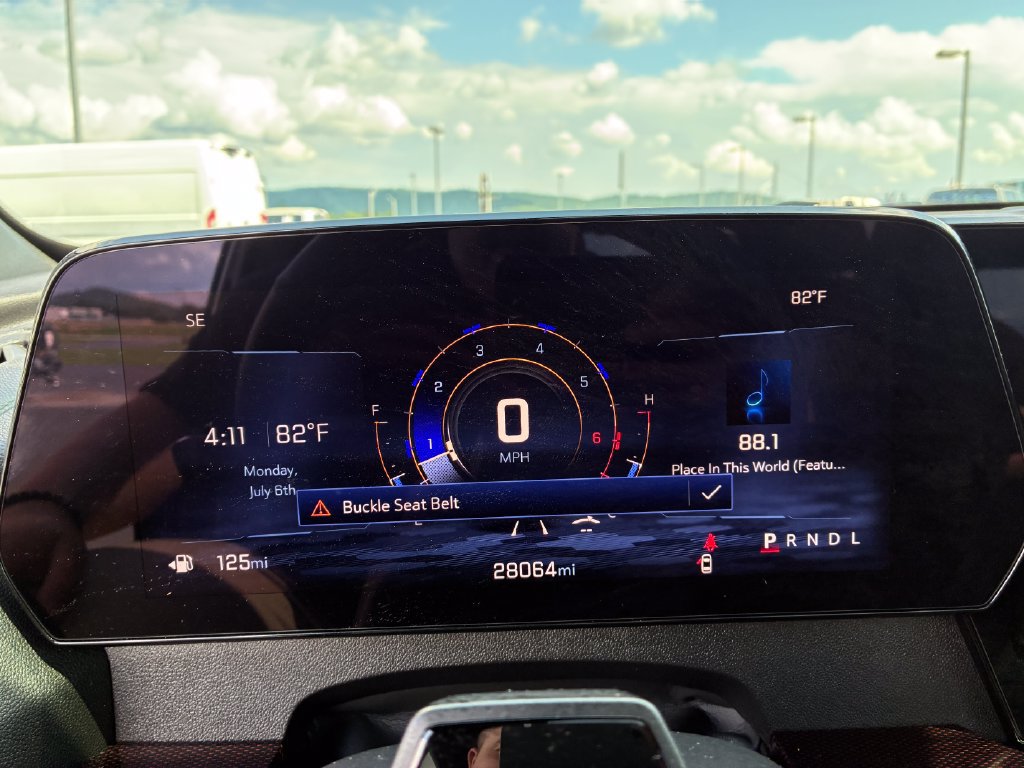 Used 2024 Chevrolet Traverse RS FWD image 14