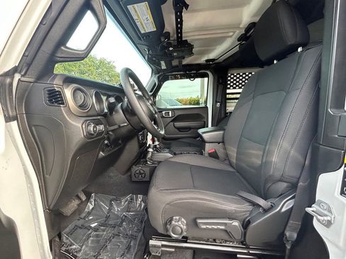 Used 2022 Jeep Wrangler Sport AWD/4WD image 10