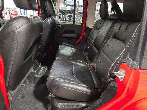 Used 2023 Jeep Wrangler Unlimited Sahara w/ Cold Weather Group AWD/4WD image 13